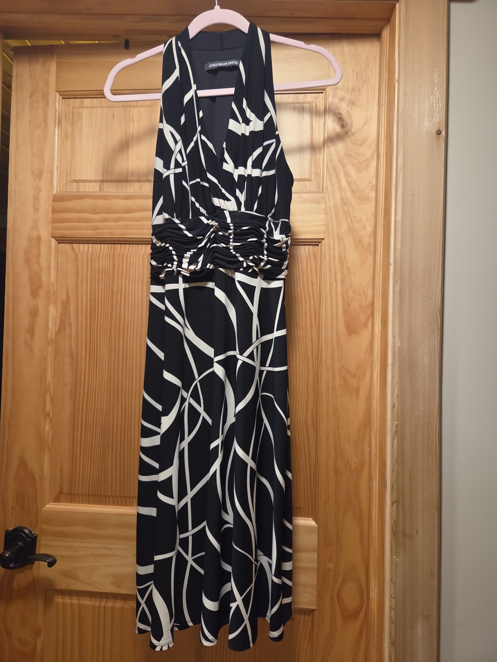 Jones Wear Black & Cream Halter Midi Dress